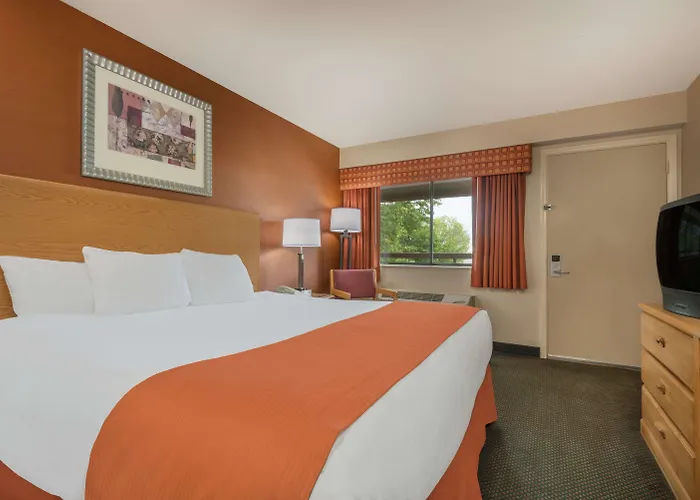 Days By Wyndham Fairgrounds Hotel